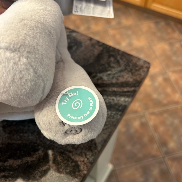 Baby Gund Flappy the Elephant Musical Plush 🆕 - Picture 6 of 9